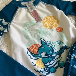 Disney Stitch Rashguard and shorts set size 5/6. Great for Disney Cruise